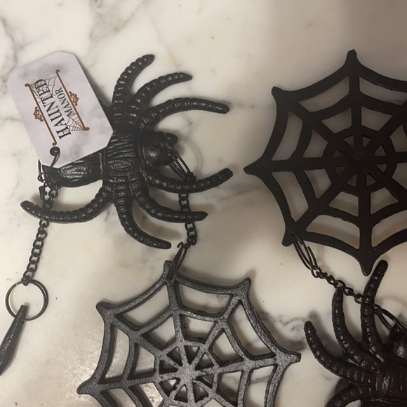 Spooky Spiders/webs Metal Garland/wall hanging 48” - Picture 3 of 3